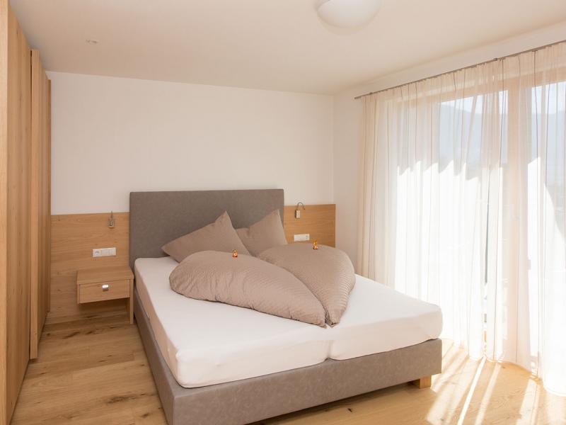 Ferienwohnung Meran – Schlafzimmer mit Balkon